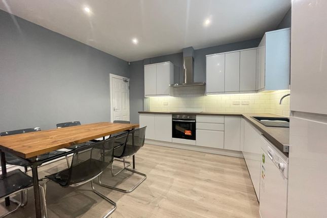9, De Lacy Mount, Leeds photo 2