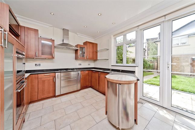 15, Melliss Avenue, Surrey photo 4