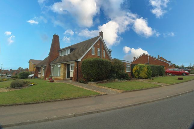 Thumbnail Semi-detached bungalow for sale in Roundwood Close, Hitchin