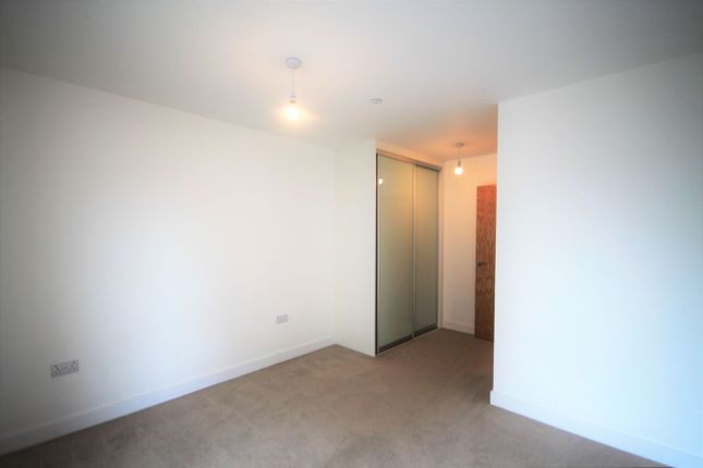Stirling Drive, Luton photo 4