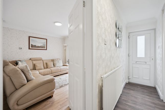 2, Hardie Court, Stirling photo 4