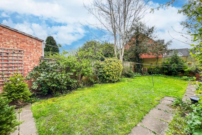 Semi-detached house for sale in Green Lane, Warwick
