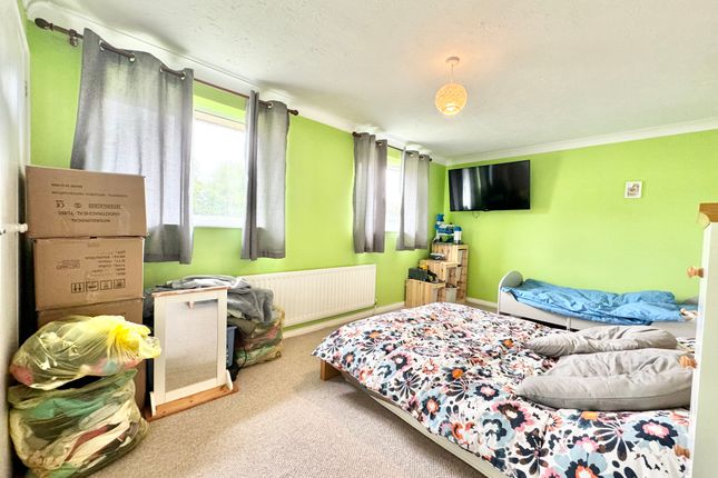 Property to rent in Peveral Walk, Basingstoke