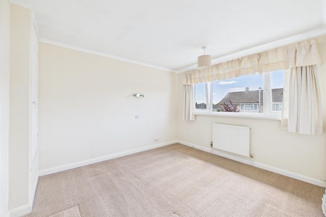 24, Cranwell Close, Chippenham photo 4