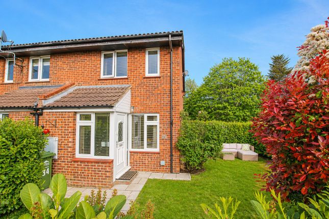 1-bed house on 34, Kelly Close, Shepperton, £300,000
