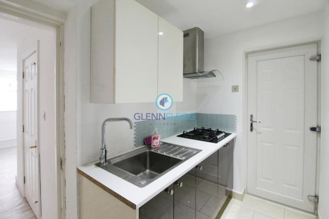 10, Kempe Close, Langley photo 4