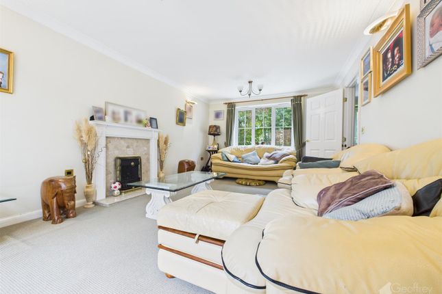 37, Quantock Close, Great Ashby, Stevenage photo 4