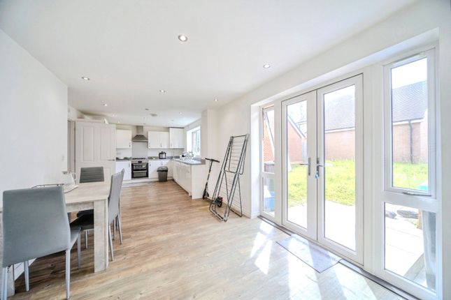 2, Calshot Drive, Milton Keynes photo 2