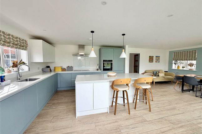 8, Kings Road, Hampshire photo 3