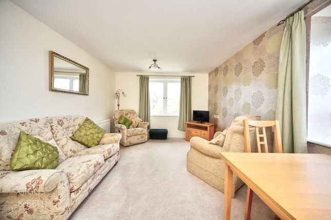 38 Hughes Court, Lucas Gardens, Luton photo 3