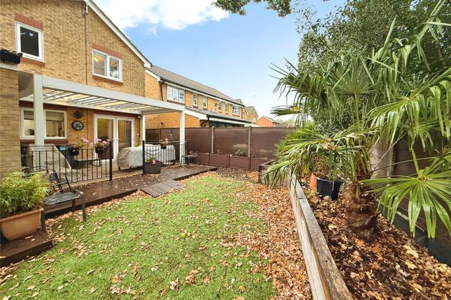 27, The Glade, Camberley photo 2
