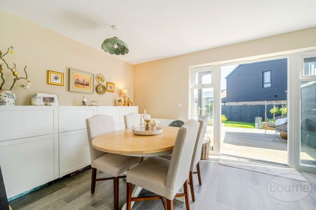 54, Ock Way, Godalming photo 4