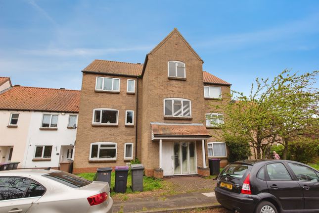 2-bed flat on 47, Orchard Close, Sleaford, £50,000