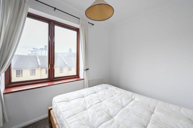 Codling Close, Wapping photo 4