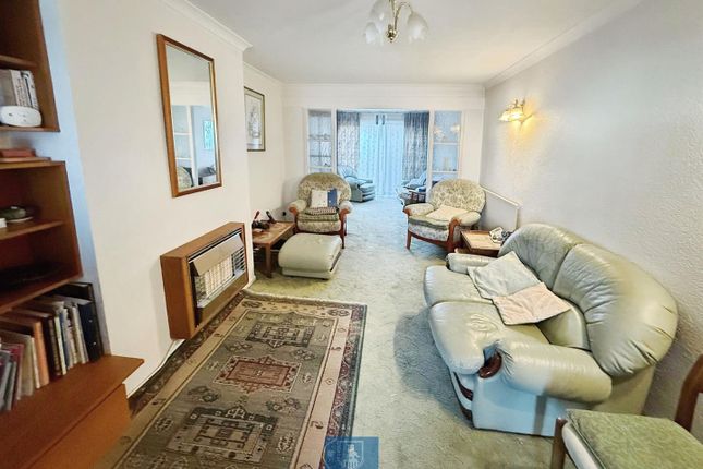 57, Rosslyn Avenue, Coventry photo 4