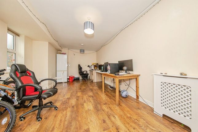 17, Hawes Street, Ipswich photo 2