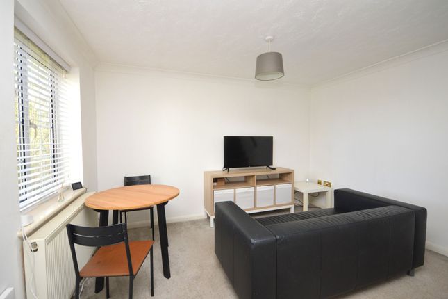 83 Cromwell Park Place, Folkestone photo 2