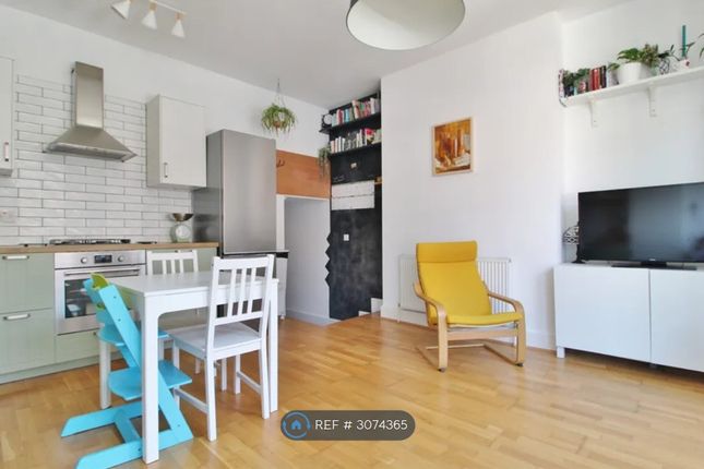 Flat   St Ronans Road, Southsea photo 5