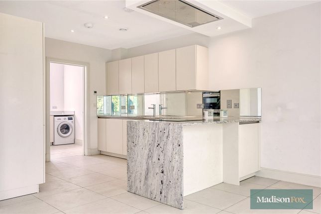 30 Chigwell Grange,, High Road, Essex photo 2