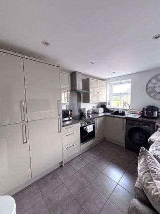 Apt 4, 547 Darwen Road, Egerton, Bolton, Greater Manchester photo 4