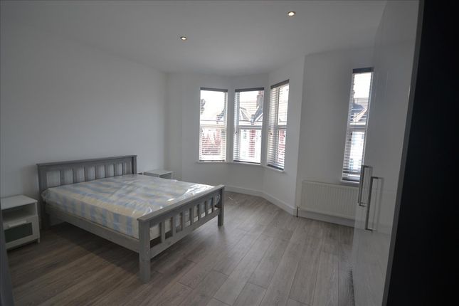 Thumbnail Property to rent in Buxton Road, London