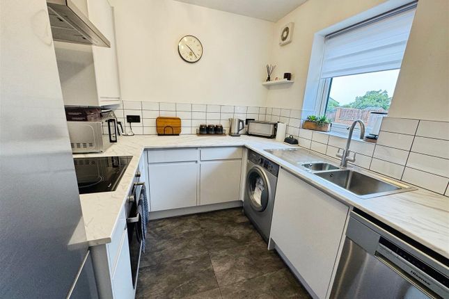 3, Peacock Court, Leeds photo 4