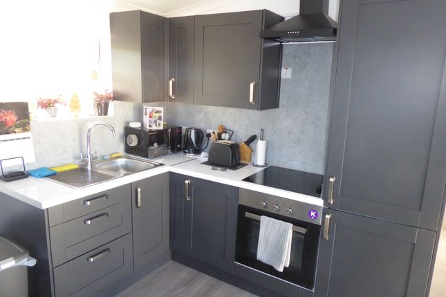 9, Manor Park, Resugga Green, Penwithick, St Austell photo 2