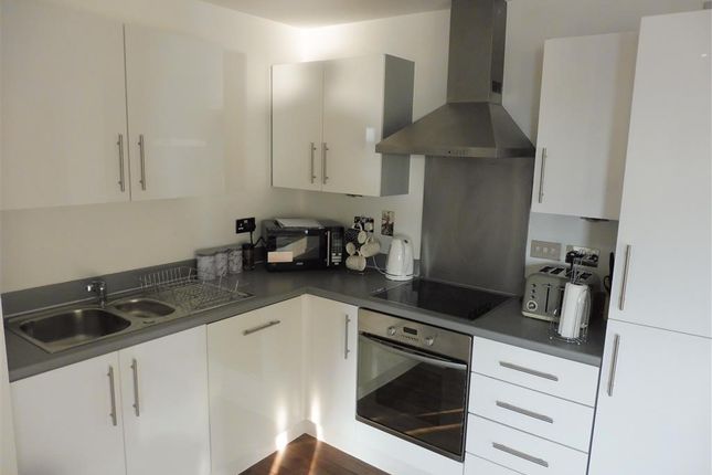 81, SWANSEA photo 4