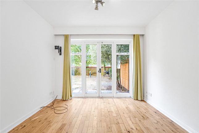 6 Heathview Court, 70, Parkside, Southfields photo 4