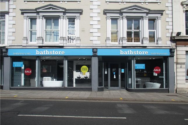 Retail premises to let in High Street, Bedford