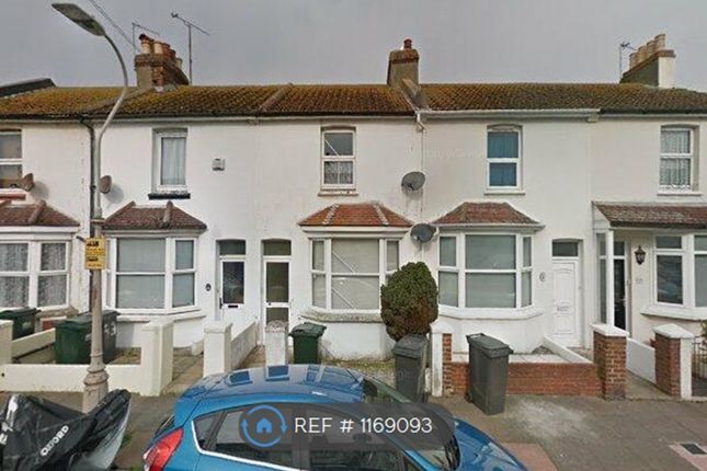 Thumbnail Flat to rent in Sidley Road, Eastbourne