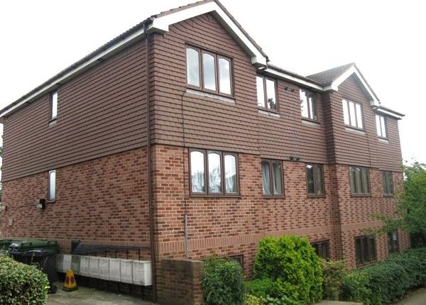 Thumbnail Flat to rent in Frenches Court, Frenches Road, Redhill, Surrey