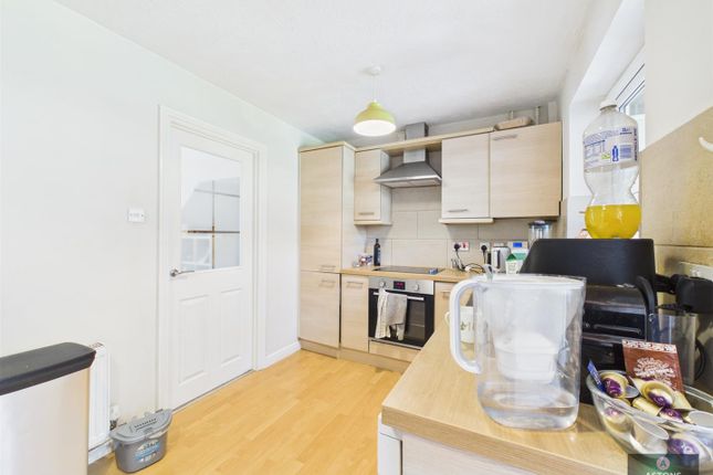 22, Verbania Way, East Grinstead photo 5