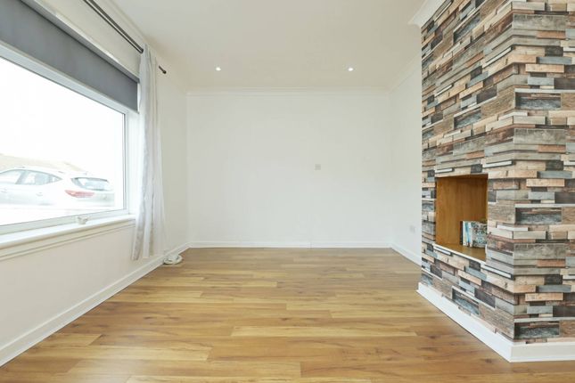 8, Crinan Crescent, Coatbridge photo 4
