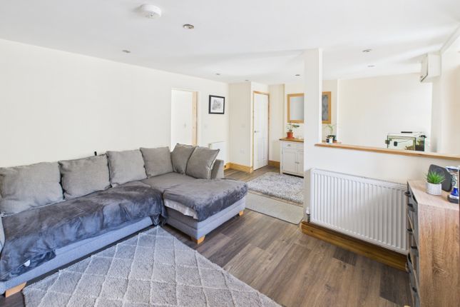 33 Caroline Row, Hayle photo 3