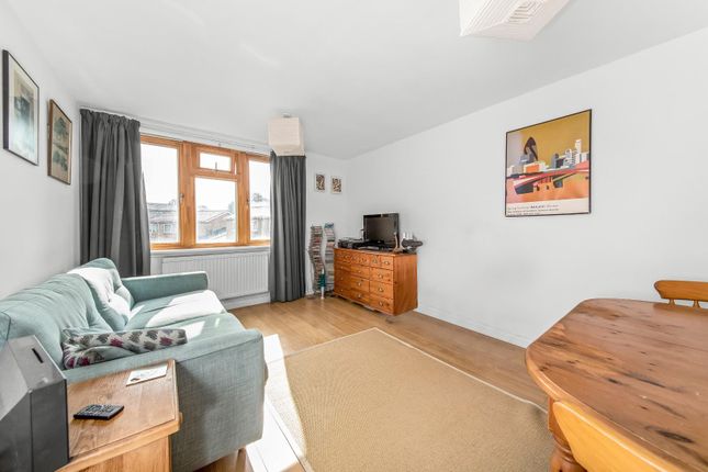 Flat for sale in Birch Grove, London