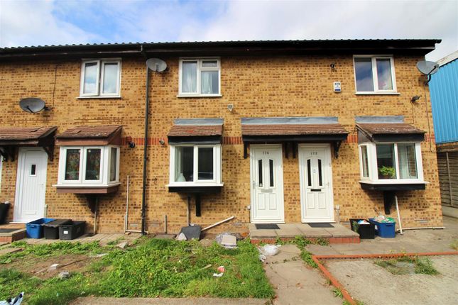 Thumbnail Property to rent in Overton Drive, Chadwell Heath, Romford