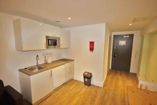 Apartment 214, Cardinal Court, Oldham photo 4