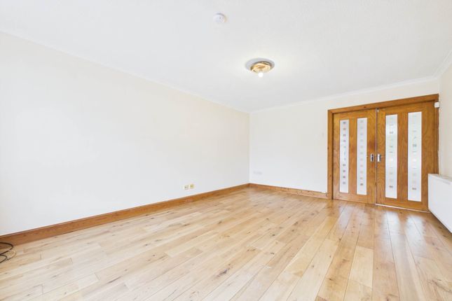 21, Carrick Gardens, Glasgow photo 2