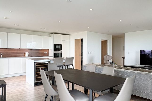 97 Skyline, Skyline Apartment, Devan Grove, London, England, N4, London photo 3