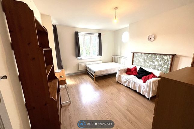 Flat, Boughton House Tennis Street, London photo 2