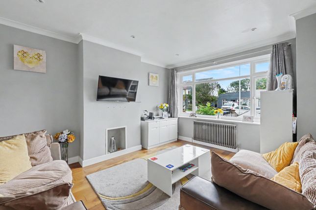 114 Canterbury Road, Worthing photo 2
