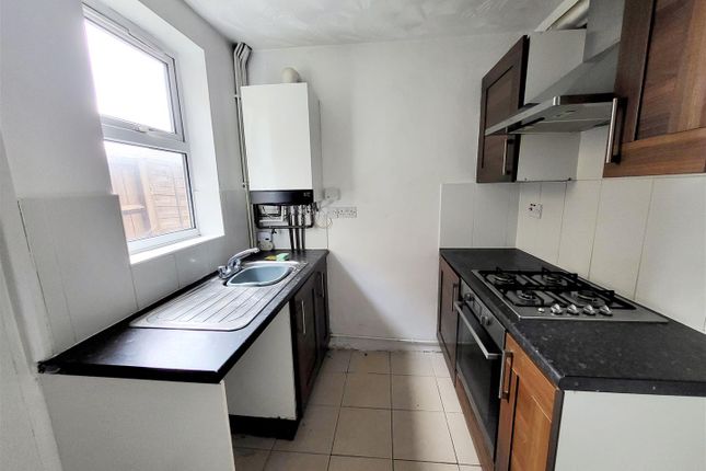 53, Catherine Street, Rochester photo 2