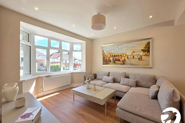 205, Glenesk Road, London photo 4