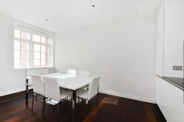 Flat for sale in Picton Place, Marylebone, London