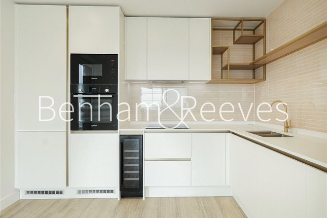 Apartment 82, Waterview House, 12, Quay Walk, Wembley photo 5