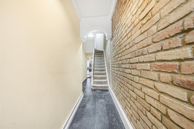 105, Whittington Road, London photo 2