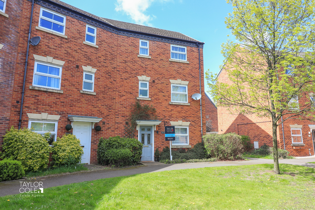 Town house for sale in Valley Drive, Wilnecote, Tamworth