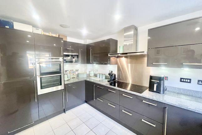 51, Kings Wood Park, Epping photo 4