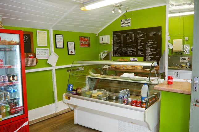 Restaurant/cafe for sale in Cafe &amp; Sandwich Bars HD6, West Yorkshire
